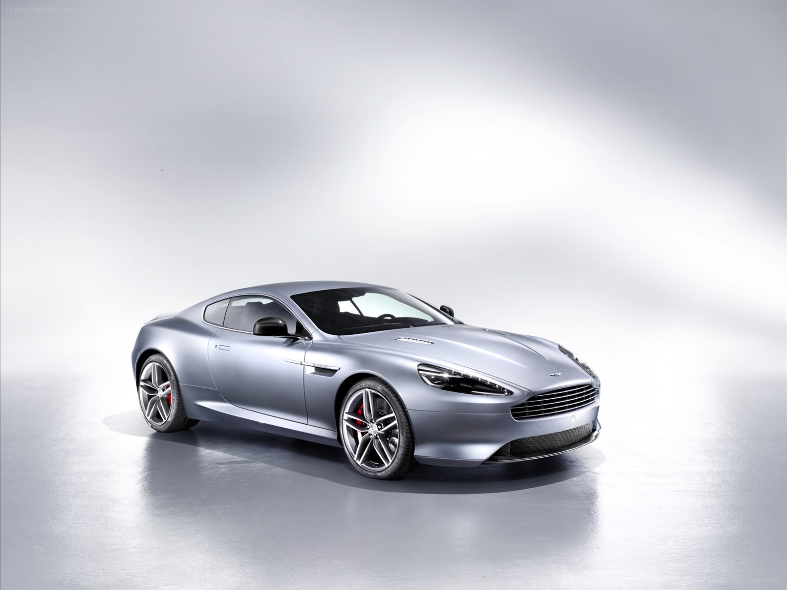 Aston Martin DB9 2013